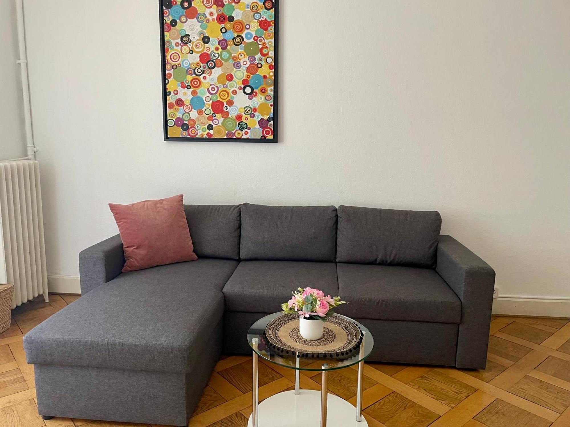 8 Minutes Walking From Train Station *