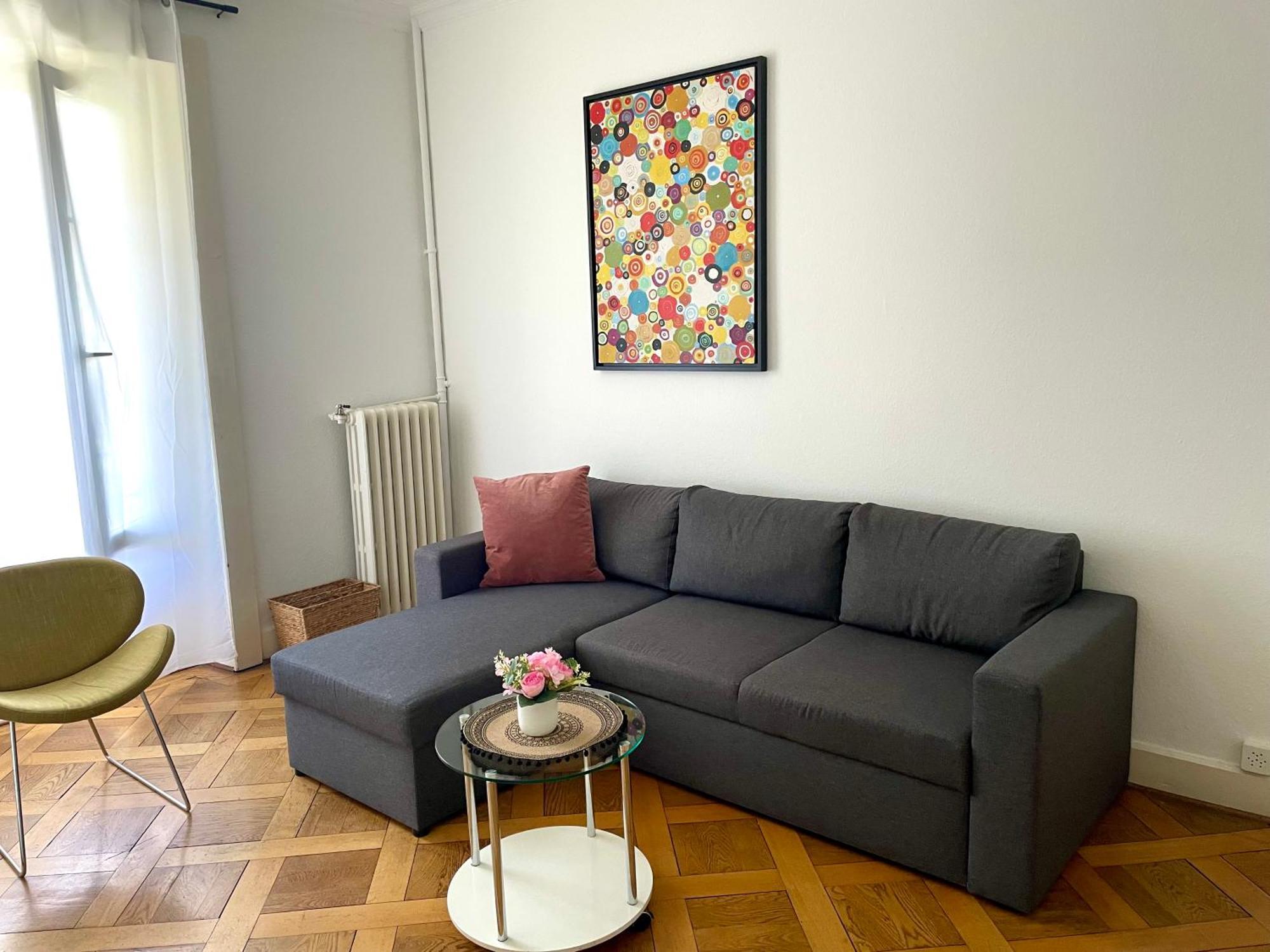 8 Minutes Walking From Train Station * Lausana