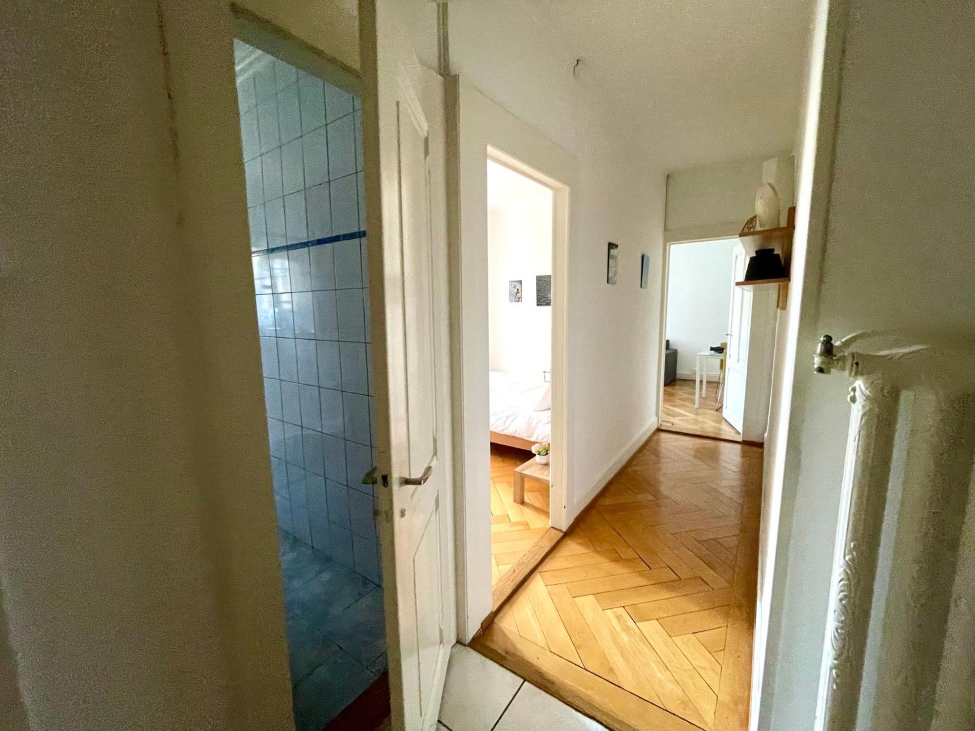 8 Minutes Walking From Train Station * Lausana