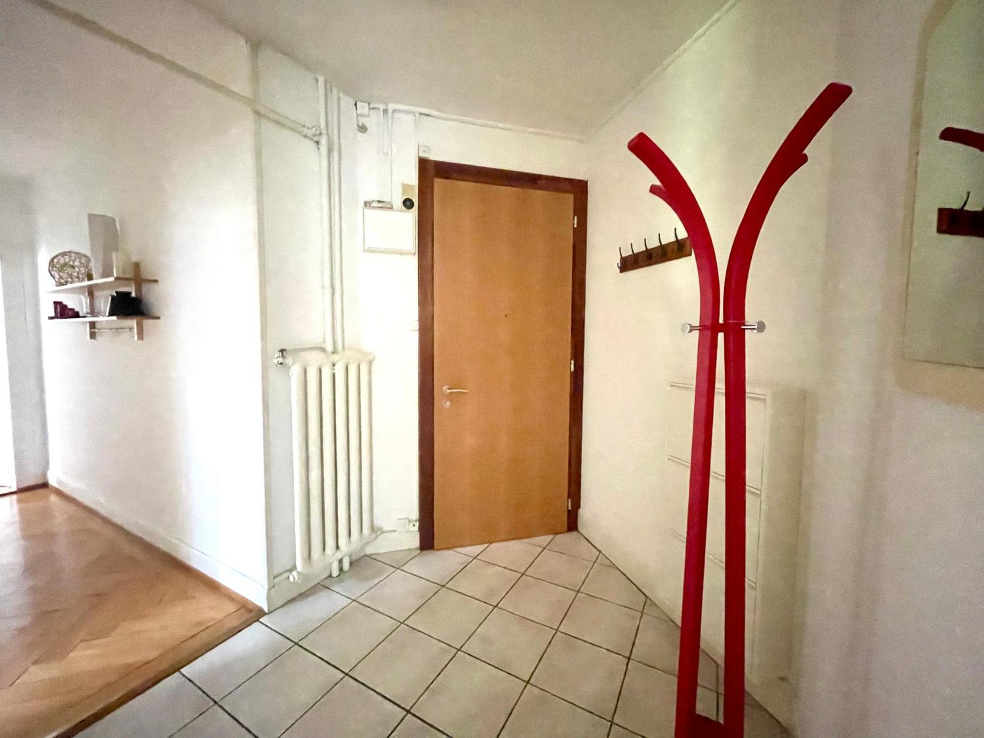 Apartamento 8 Minutes Walking From Train Station Lausana