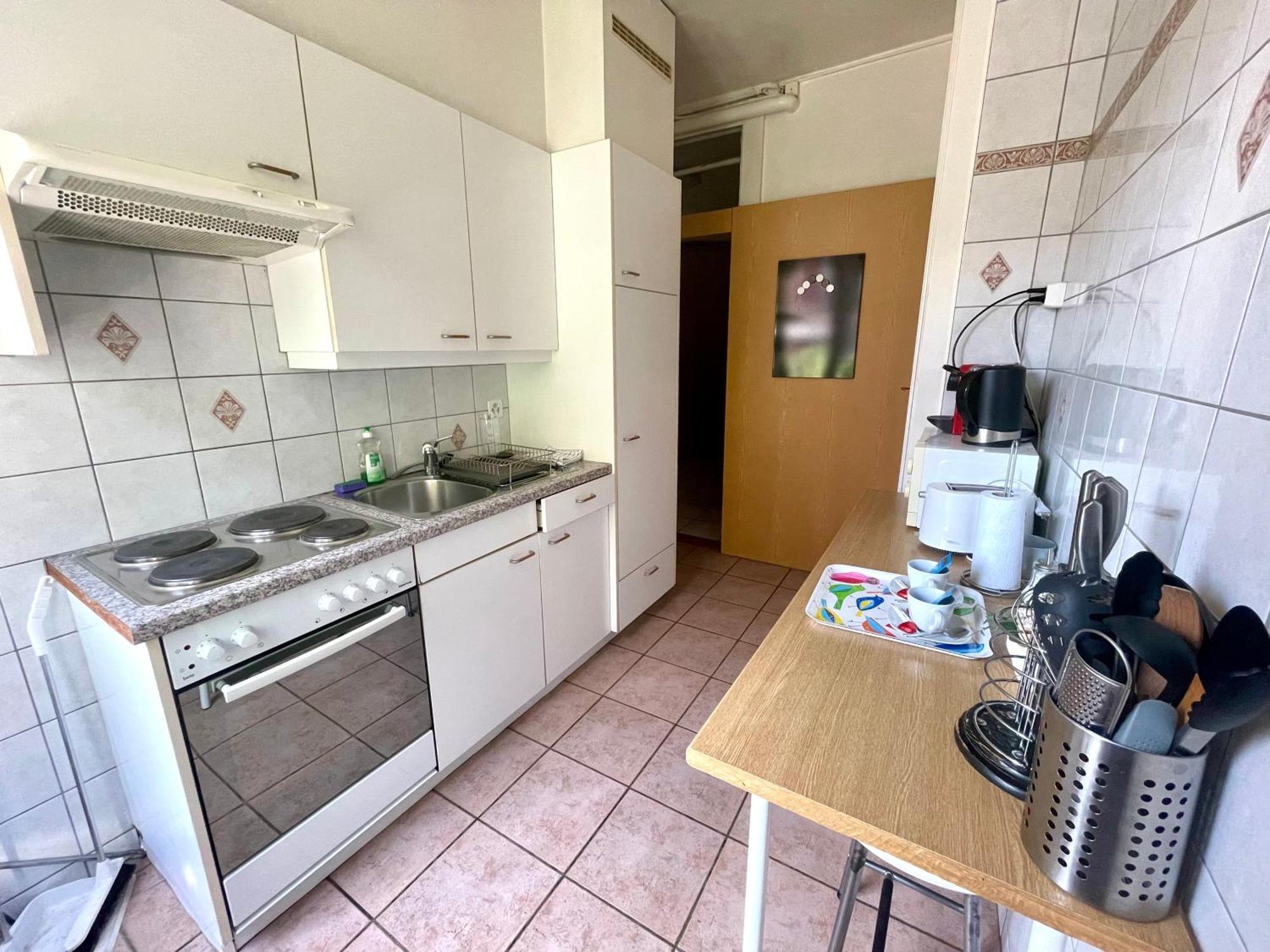 8 Minutes Walking From Train Station *